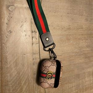 Gucci air pod holder/case